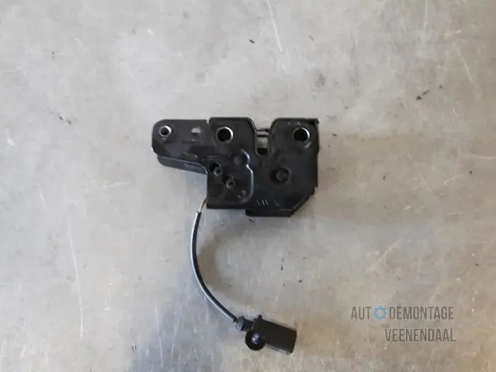 Bonnet lock mechanism Volkswagen Polo