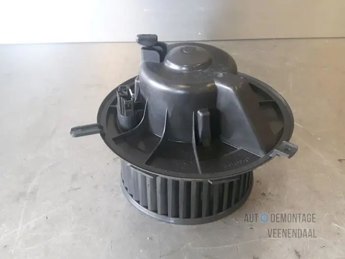 Heating and ventilation fan motor Skoda Octavia