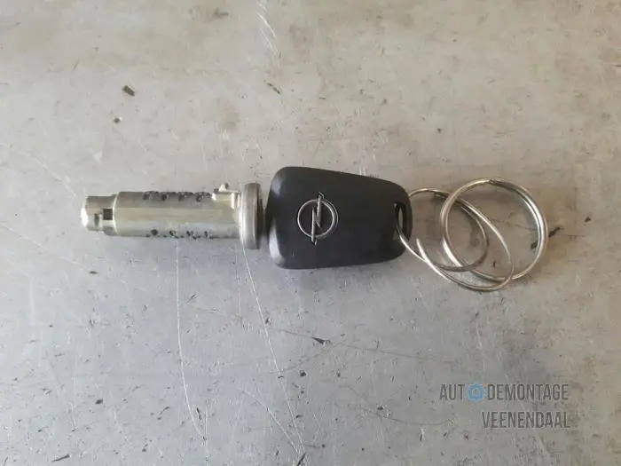 Ignition lock + key Opel Astra