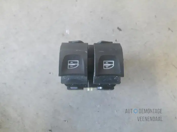 Multi-functional window switch Renault Clio