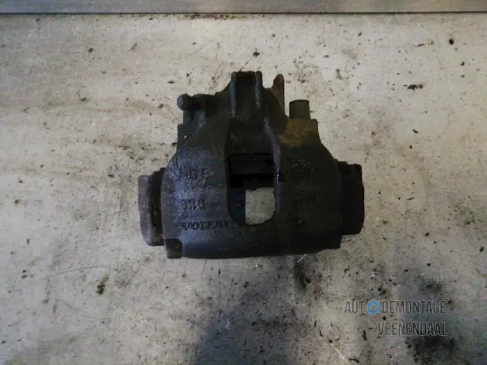 Front brake calliper, right Volvo S80