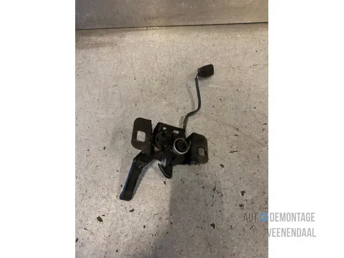 Bonnet lock mechanism Opel Insignia