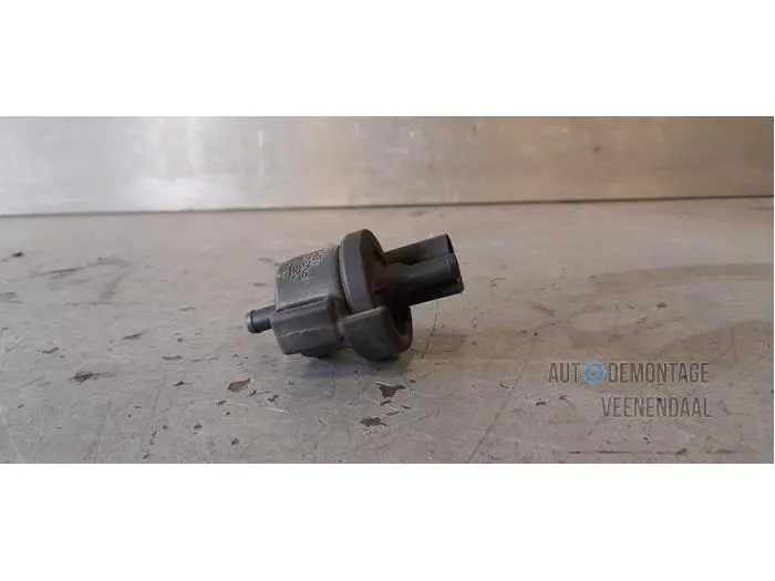 Vacuum valve Volkswagen Passat