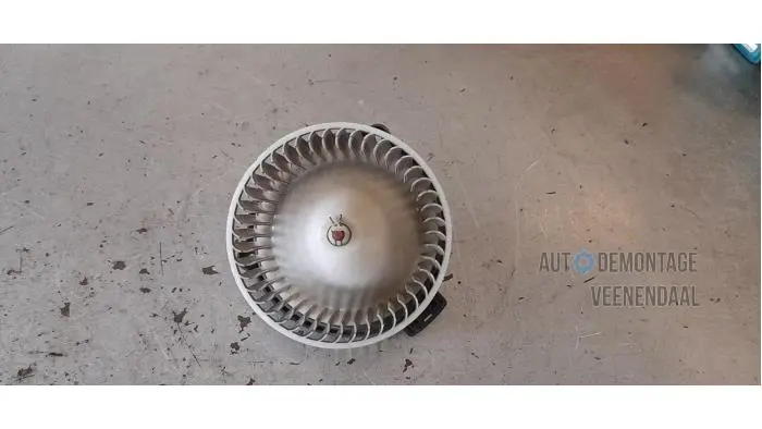 Heating and ventilation fan motor Mitsubishi Colt