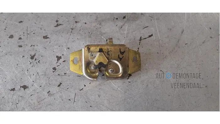 Tailgate lock mechanism Mitsubishi Colt
