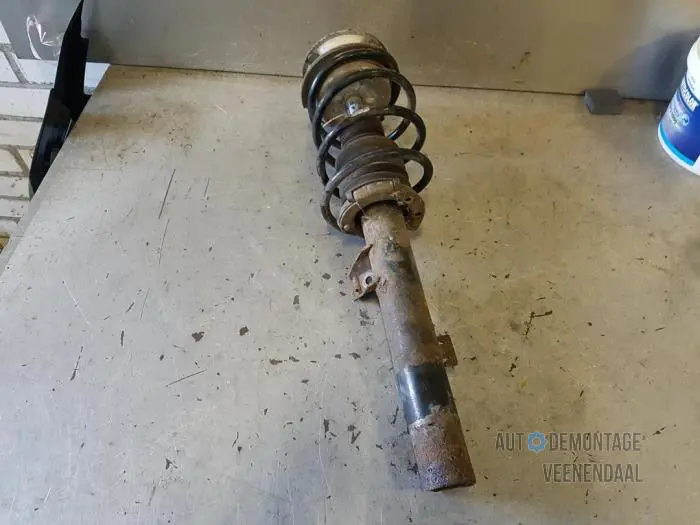 Front shock absorber, right BMW 1-Serie