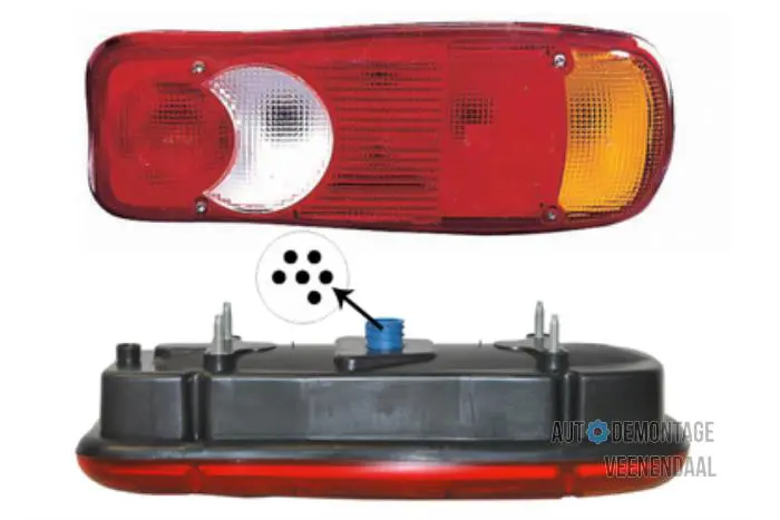 Taillight, right Peugeot Traveller