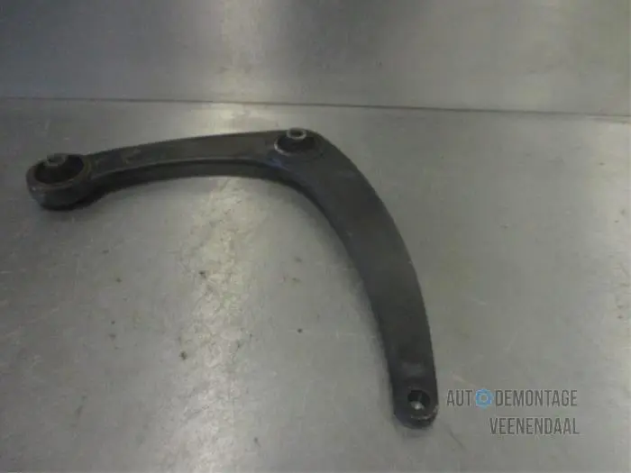 Front wishbone, right Peugeot 307